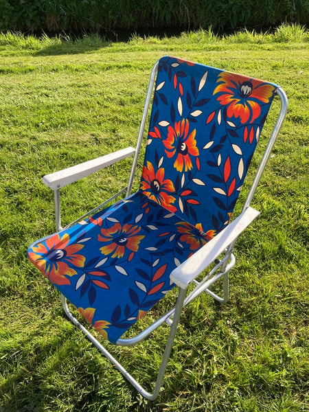 Gebloemd campingstoeltje