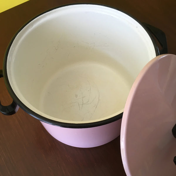 Roze emaille pan