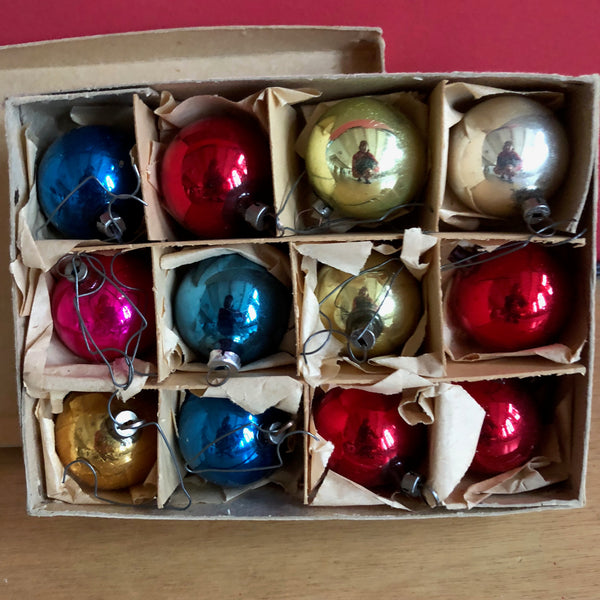 Doosje antieke gekleurde kerstballen